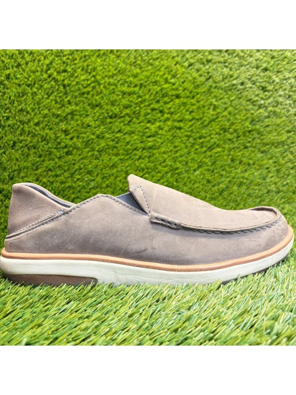 OluKai Kalia Mens Size 10 Gray Tan Casual Classic Leather Slip On Loafer Shoes